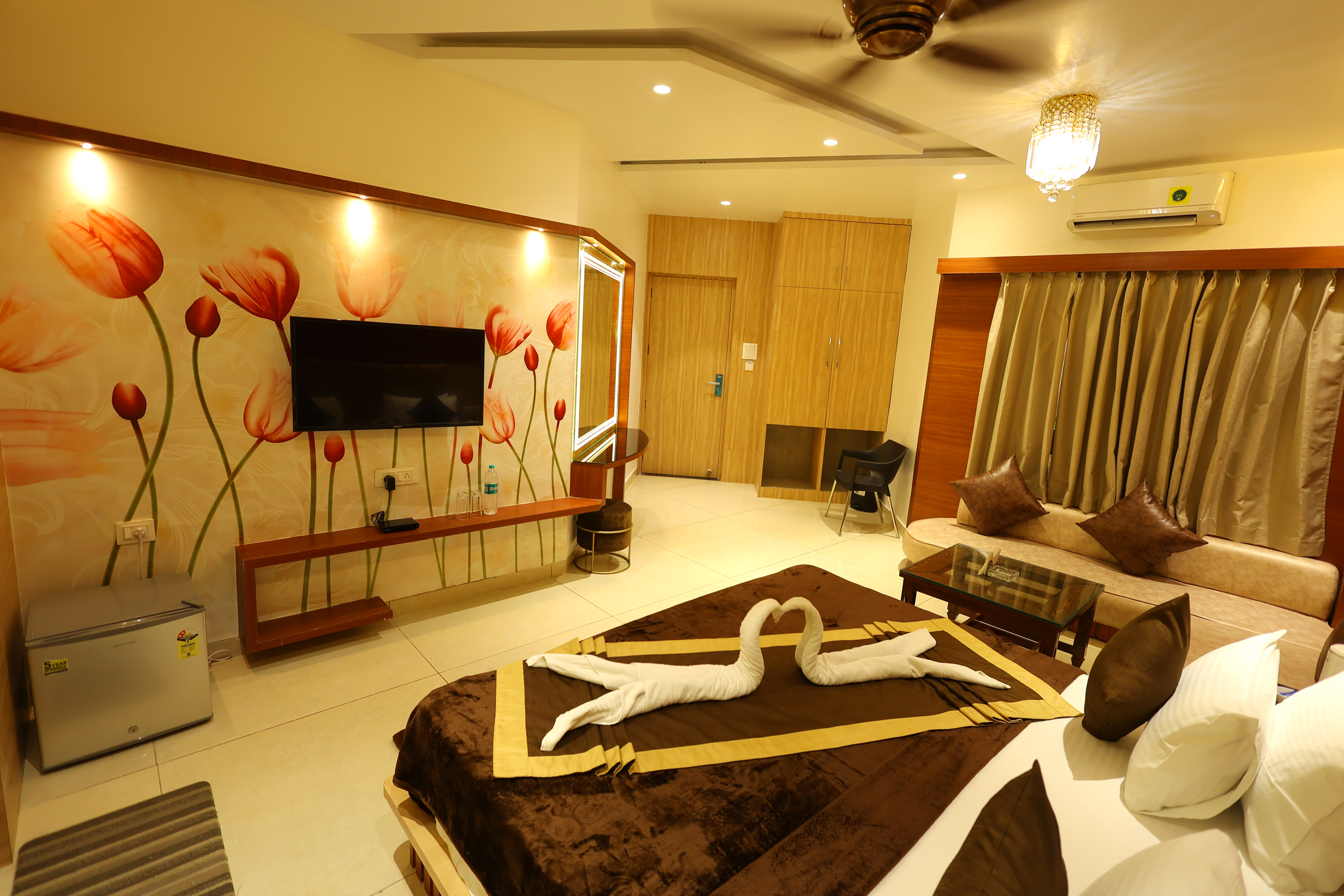 EXECUTIVE SUITE