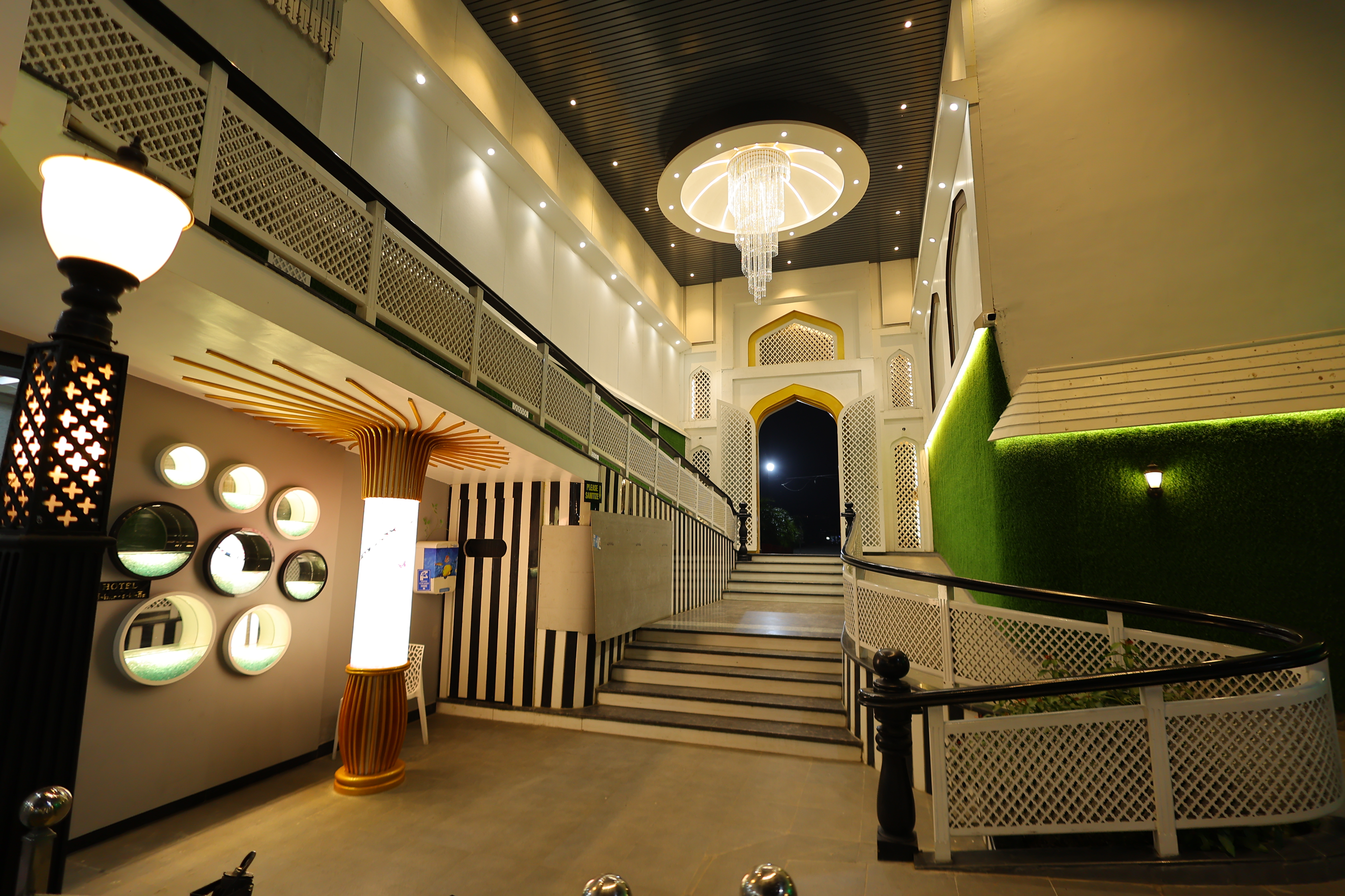 Luxury Rooms and Suites